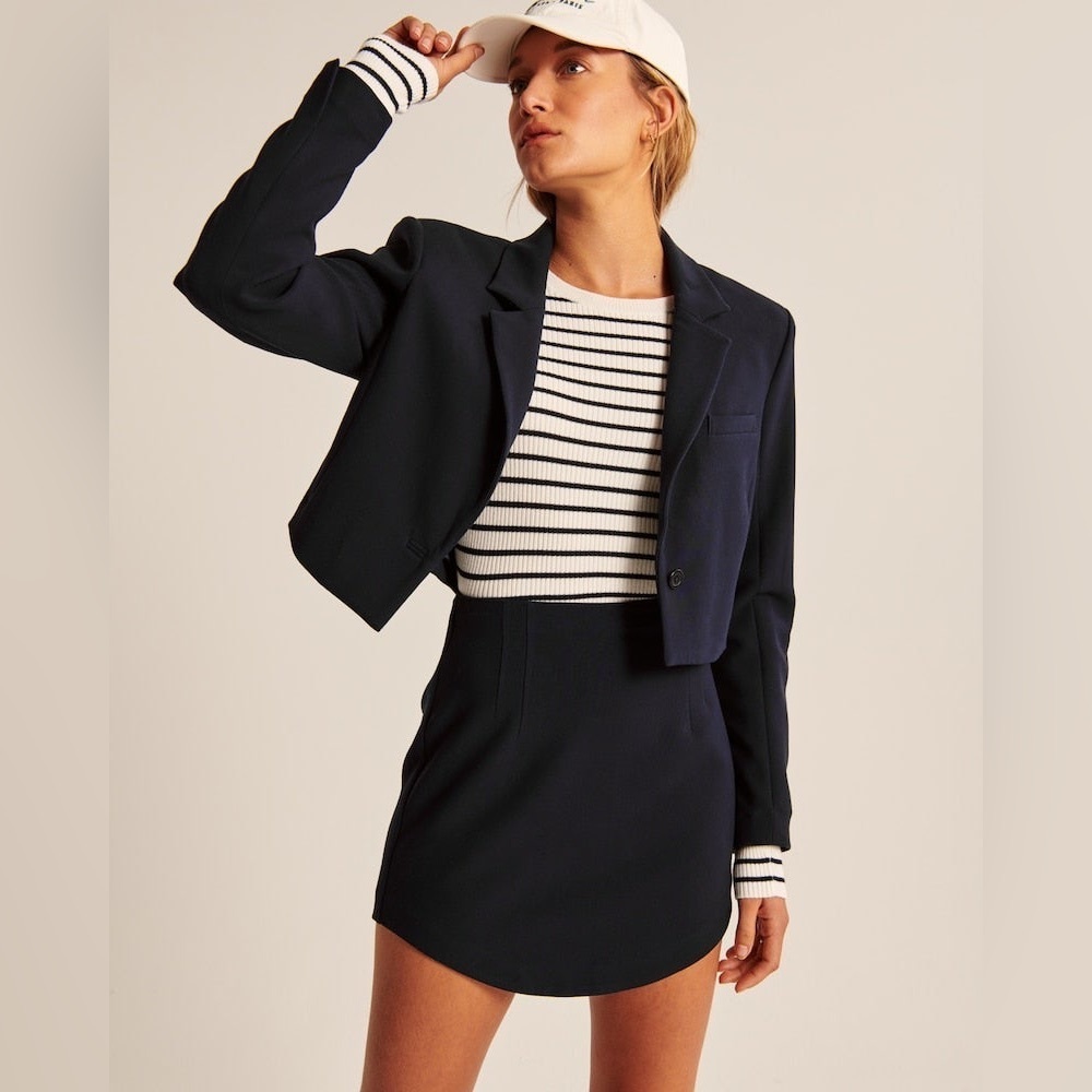 Abercrombie & Fitch Cropped One Button Blazer Chic Workwear XL - Picture 1 of 7